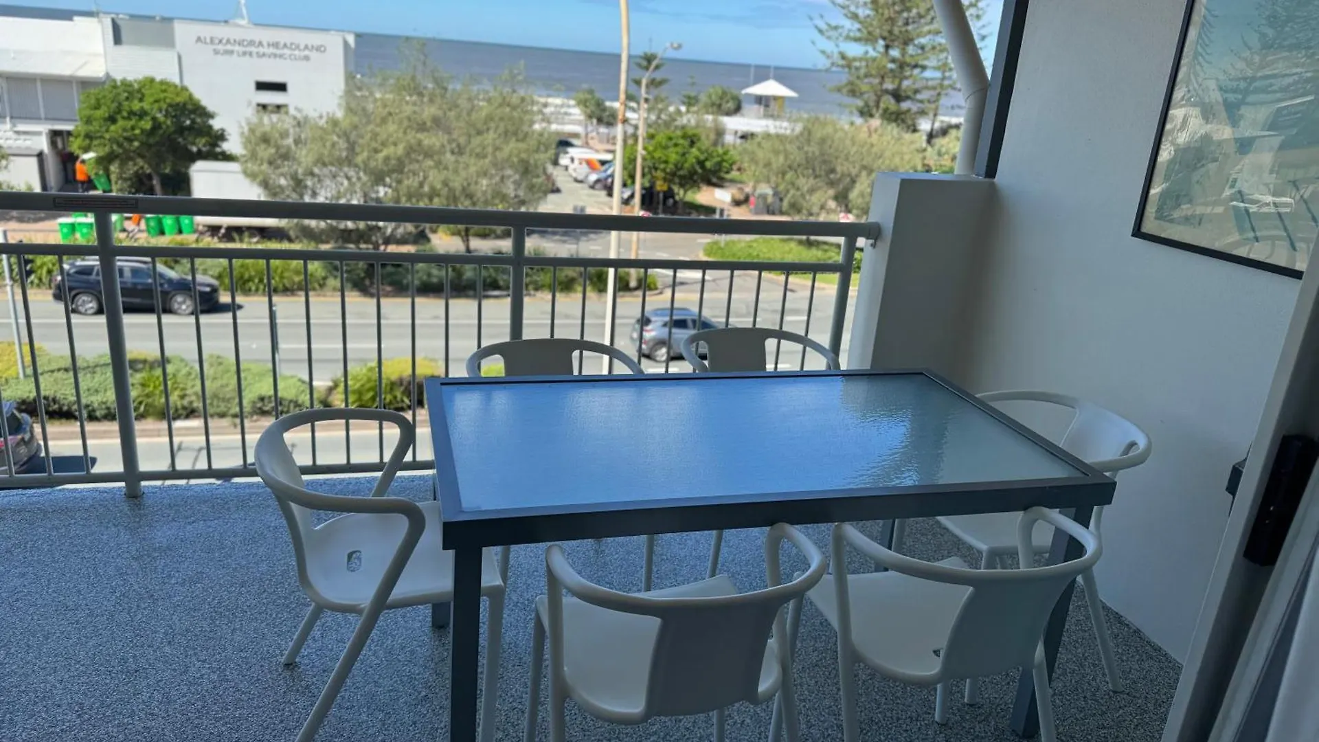 Ocean View - Alexandra Headlands Beachfront Unit